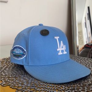 Exclusive New Era 9FIFTY Icebergs Los Angeles
50Th Anniversary Patch- Light blue